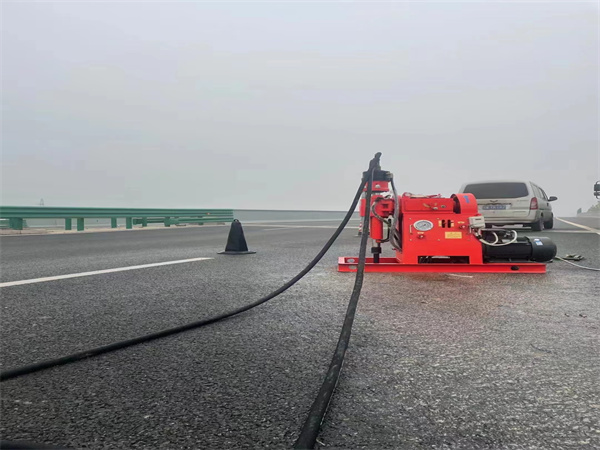 文教镇马路路基路面开裂下沉注浆加固灌浆