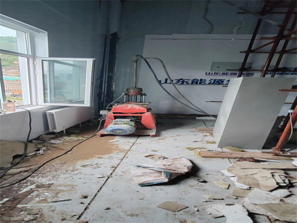 文教镇地基基础下沉墙体裂缝加固注浆顶升施工